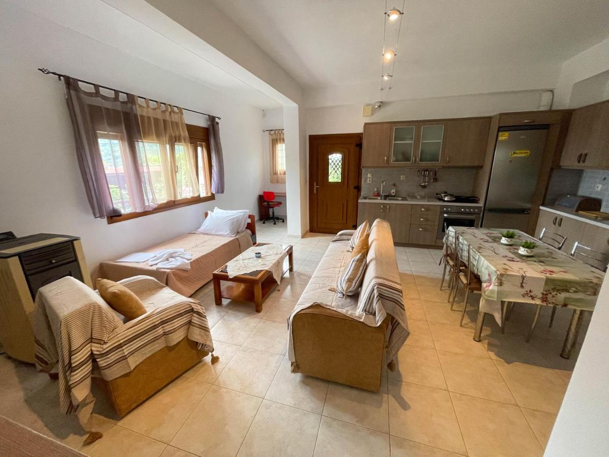 Efi'S Guest House Áyios Dhimítrios 外观 照片